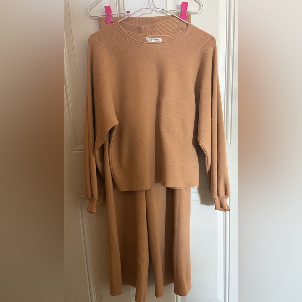 Ekouaer Women’s Tan Two Piece Set Size Small